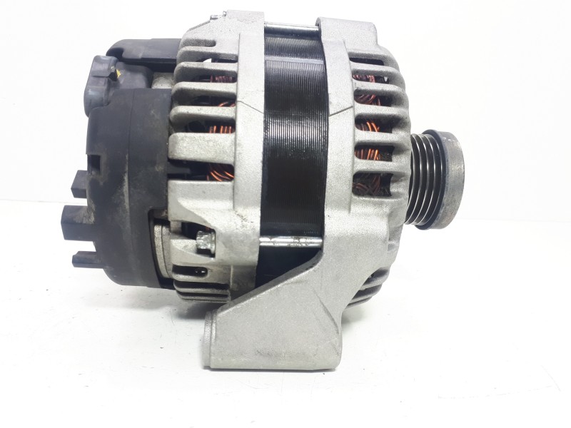 Recambio de alternador para ssangyong rodius xdi premium referencia OEM IAM A6651540202 140A 