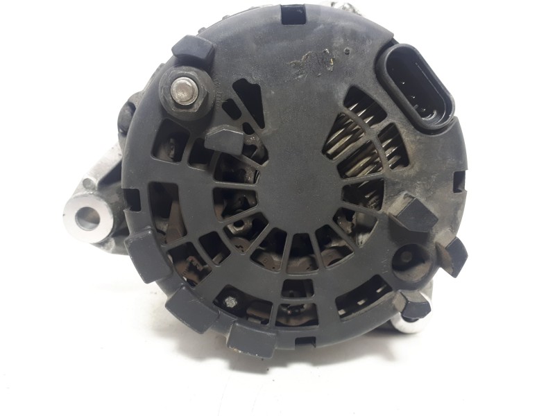 Recambio de alternador para ssangyong rodius xdi premium referencia OEM IAM A6651540202 140A 