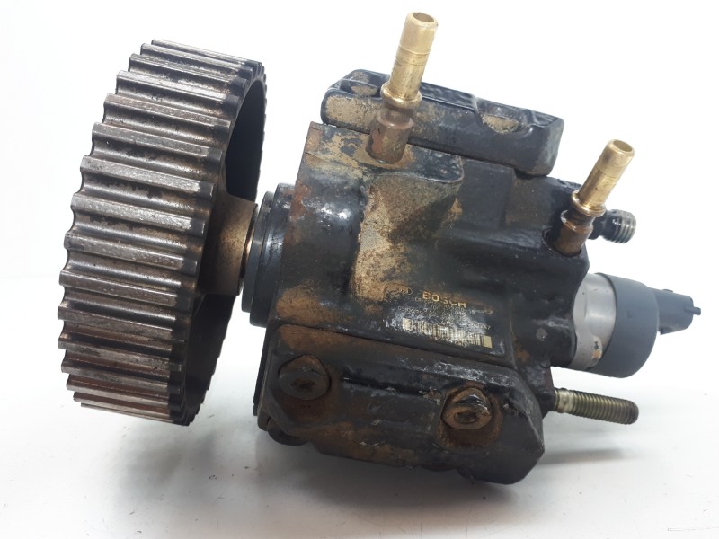 Recambio de bomba inyeccion para renault kangoo (f/kc0) 4x4 expression (kc0s/v) referencia OEM IAM 7700111010 0445010018 CRCP1S3