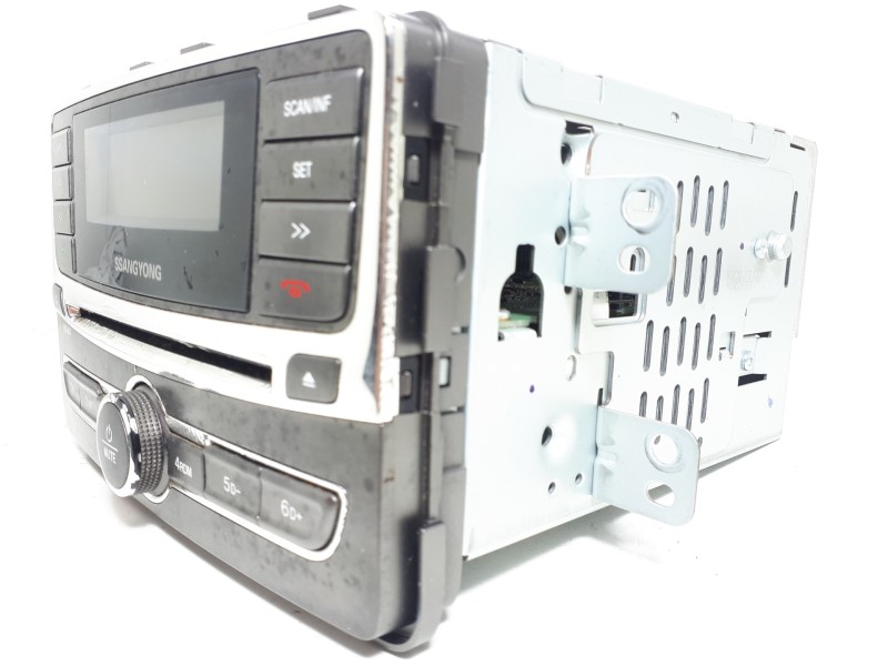Recambio de sistema audio / radio cd para ssangyong rexton w limited 4wd referencia OEM IAM 8911008C10 AGC9145RY 
