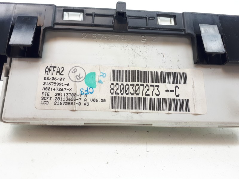 Recambio de pantalla multifuncion para renault clio iii exception referencia OEM IAM 8200307273C  