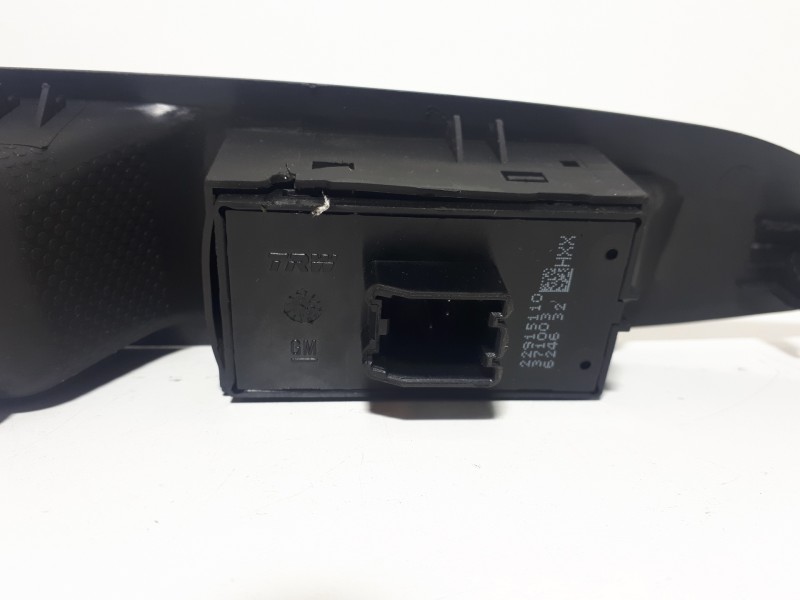 Recambio de mando elevalunas trasero izquierdo para opel mokka x 120 aniversario start/stop referencia OEM IAM 95025524600R  