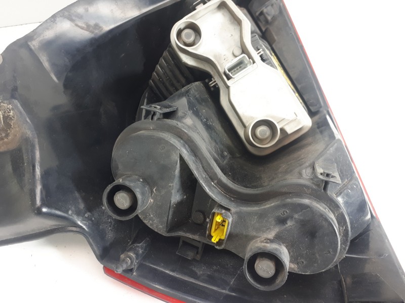 Recambio de piloto trasero izquierdo para renault megane ii classic berlina confort authentique referencia OEM IAM 8200073237E 8