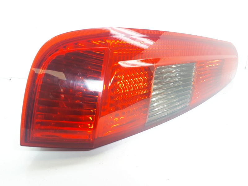 Recambio de piloto trasero izquierdo para ford fiesta (cbk) ambiente referencia OEM IAM   