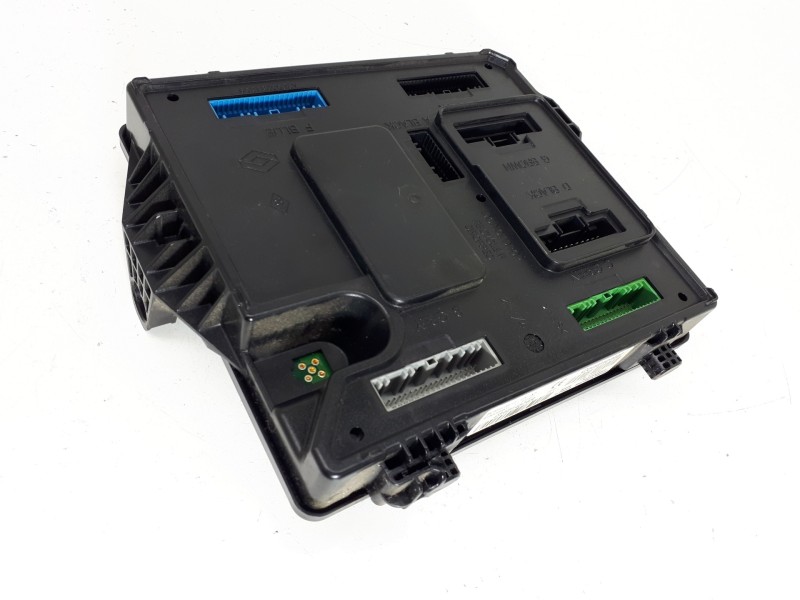 Recambio de caja reles / fusibles para renault scenic iii dynamique referencia OEM IAM 284B14576R BCM95 