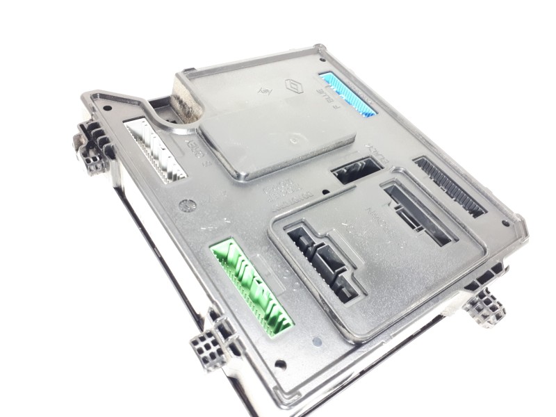 Recambio de caja reles / fusibles para renault scenic iii dynamique referencia OEM IAM 284B14576R BCM95 