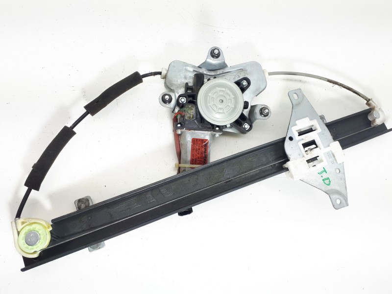 Recambio de elevalunas trasero derecho para ssangyong rexton w limited 4wd referencia OEM IAM 8810008012  