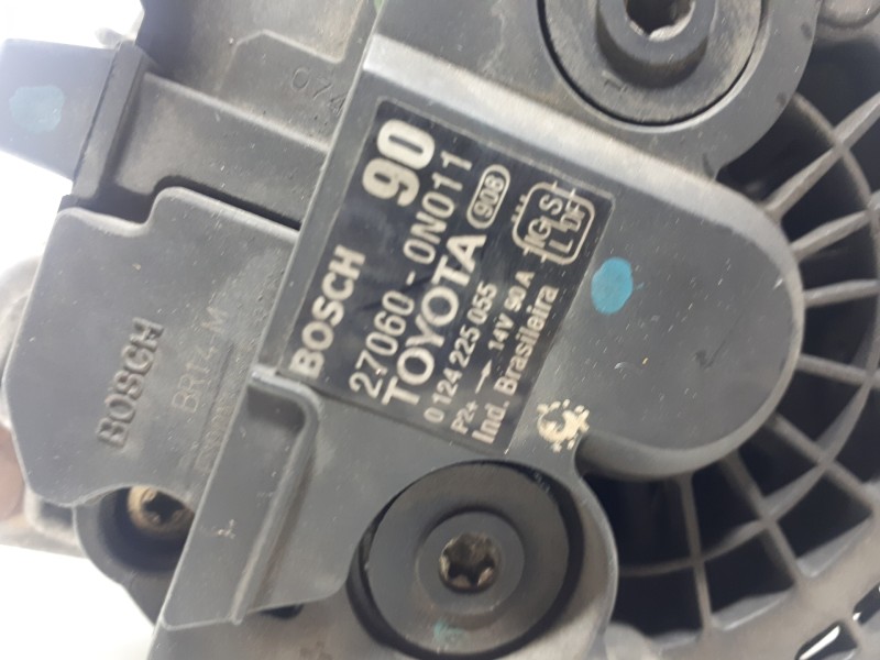 Recambio de alternador para toyota yaris (ksp9/scp9/nlp9) básico referencia OEM IAM 270600N011 0124225055 90A