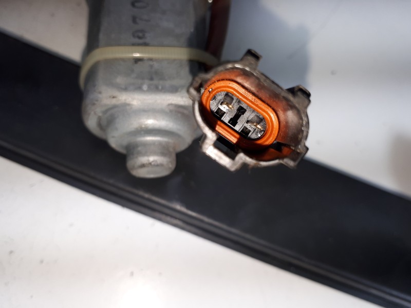 Recambio de elevalunas trasero derecho para ssangyong rexton w limited 4wd referencia OEM IAM 8810008012  