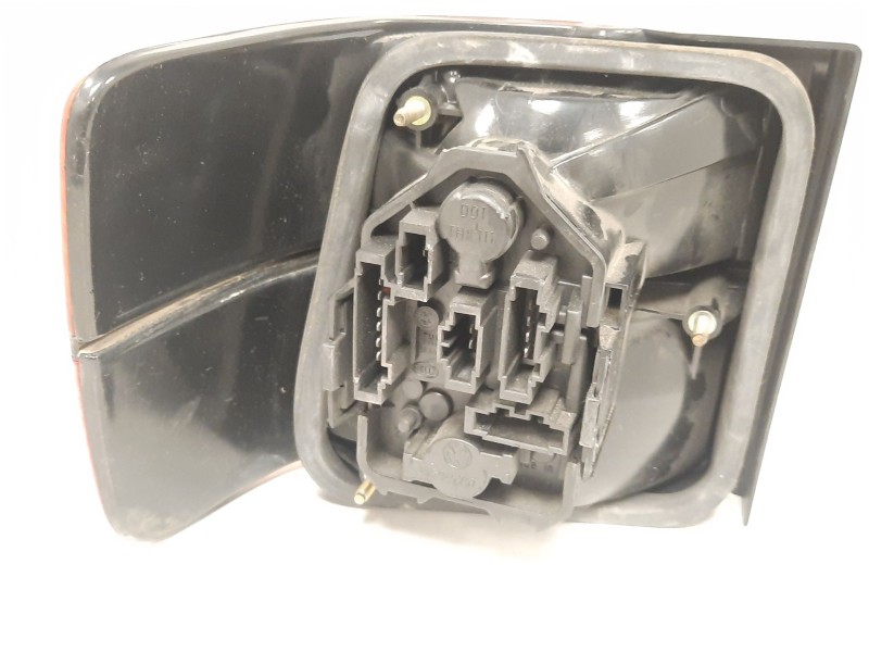 Recambio de piloto trasero derecho para volkswagen vento (1h2) 1.9 turbodiesel cat (aaz) referencia OEM IAM  7598 