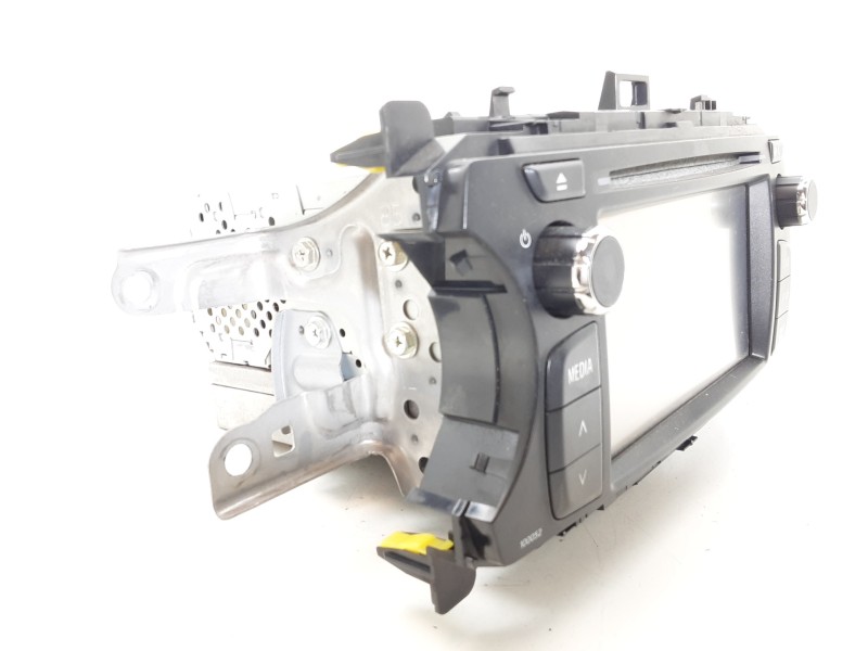 Recambio de sistema audio / radio cd para toyota yaris active hybrid referencia OEM IAM 861400D050  