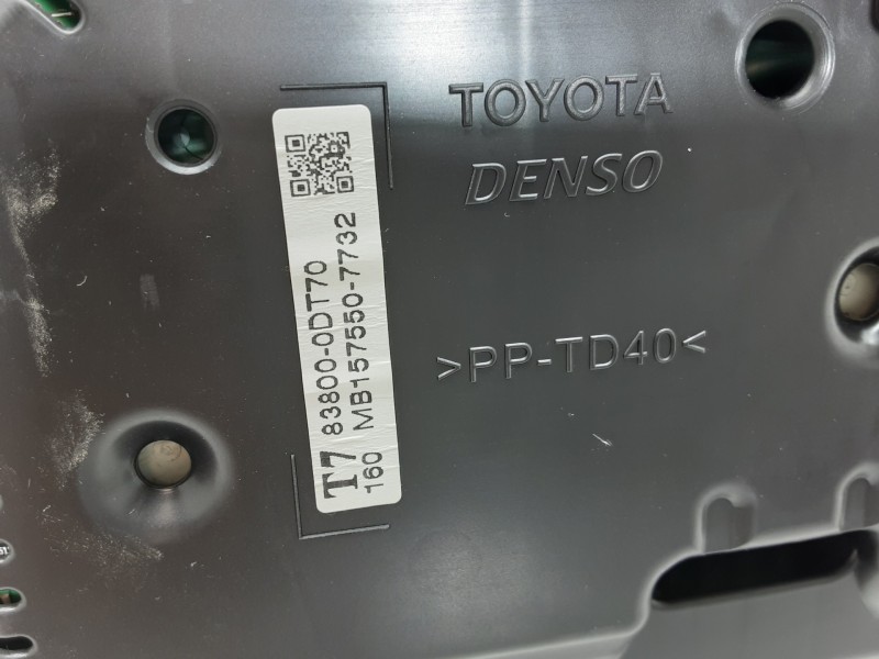 Recambio de cuadro instrumentos para toyota yaris active hybrid referencia OEM IAM 838000DT70 MB1575507732 