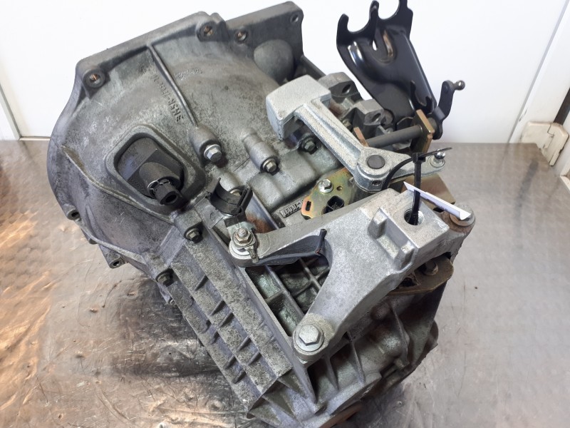 Recambio de caja cambios para ford focus berlina (cap) ambiente (d) referencia OEM IAM 3M5R7002YF T1GD2 