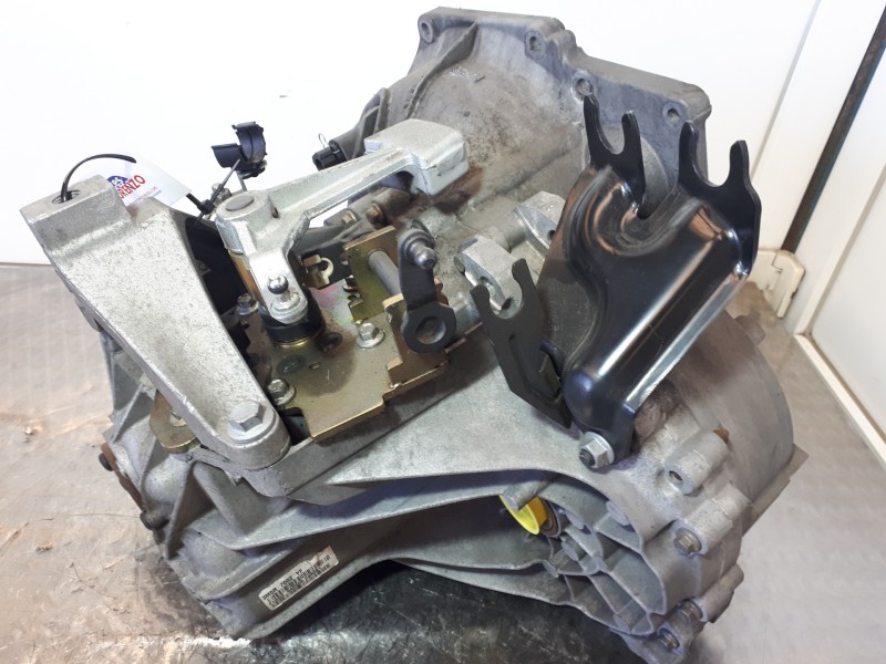 Recambio de caja cambios para ford focus berlina (cap) ambiente (d) referencia OEM IAM 3M5R7002YF T1GD2 