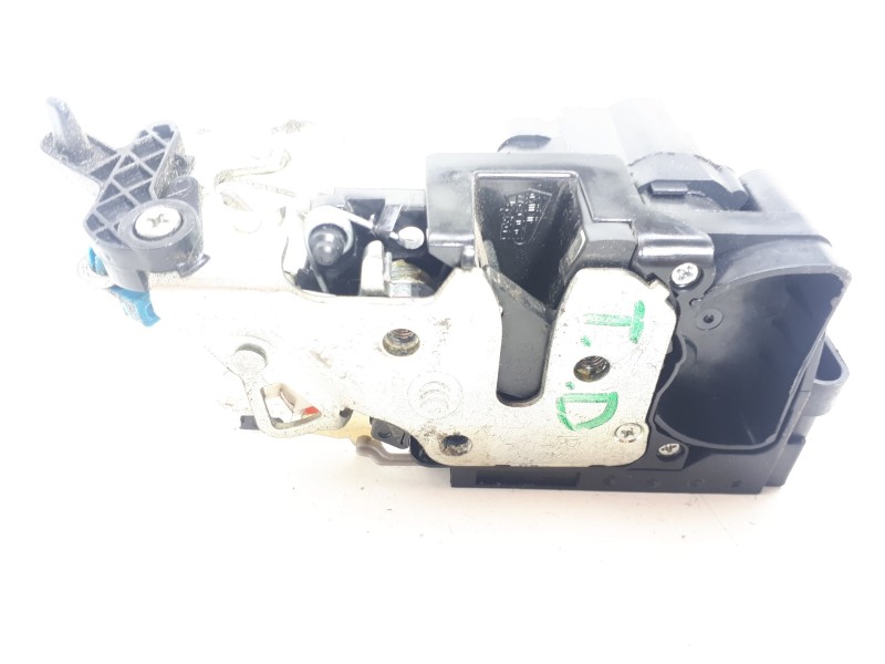 Recambio de cerradura puerta trasera derecha para ssangyong rexton w limited 4wd referencia OEM IAM   