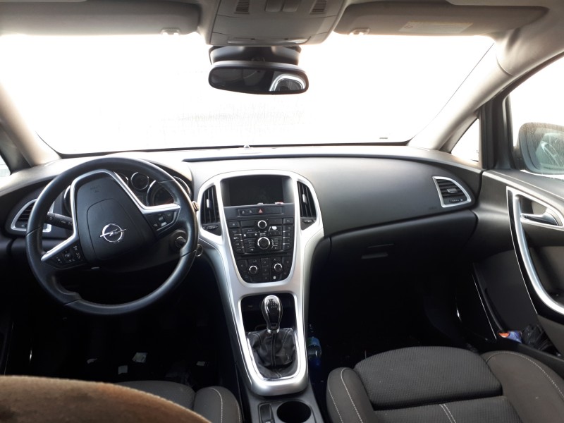 opel astra j lim. del año 2010