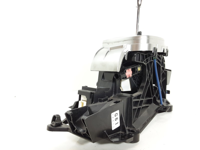 Recambio de palanca cambio para toyota yaris active hybrid referencia OEM IAM 52170LH  