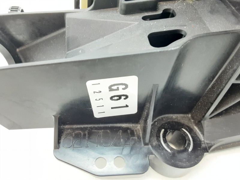 Recambio de palanca cambio para toyota yaris active hybrid referencia OEM IAM 52170LH  