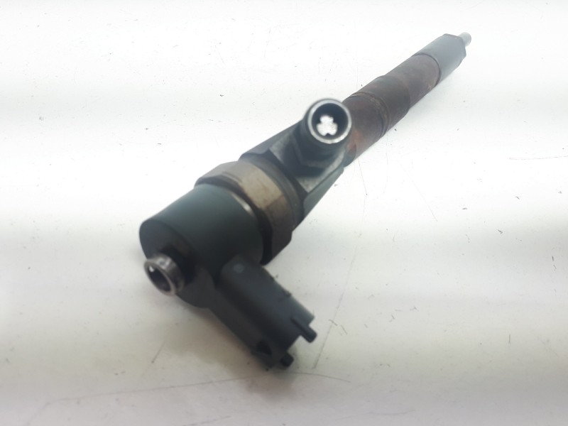 Recambio de inyector para opel insignia berlina cosmo referencia OEM IAM 0445110327  