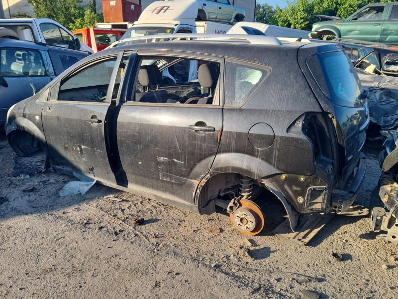 toyota corolla verso (r1) del año 2004