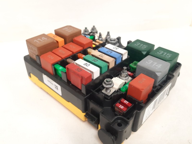 Recambio de caja reles / fusibles para opel mokka 1.5 (76) referencia OEM IAM  9804848580 