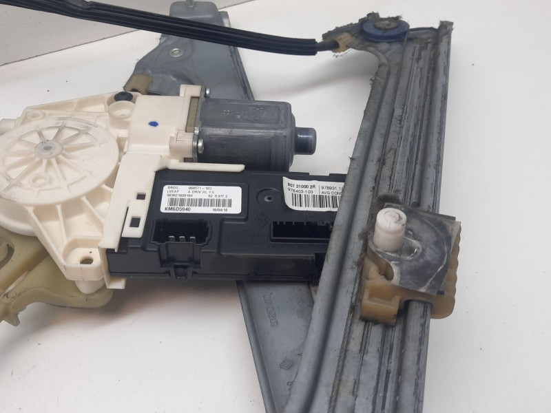 Recambio de elevalunas delantero izquierdo para renault laguna iii bt0a referencia OEM IAM  807310002R KM6D5940