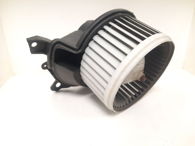 Recambio de motor calefaccion para opel corsa d (s07) 1.3 cdti (l08, l68) referencia OEM IAM  13335075 