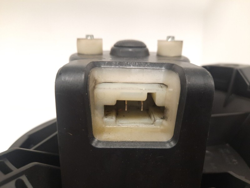 Recambio de motor calefaccion para opel corsa d (s07) 1.3 cdti (l08, l68) referencia OEM IAM  13335075 