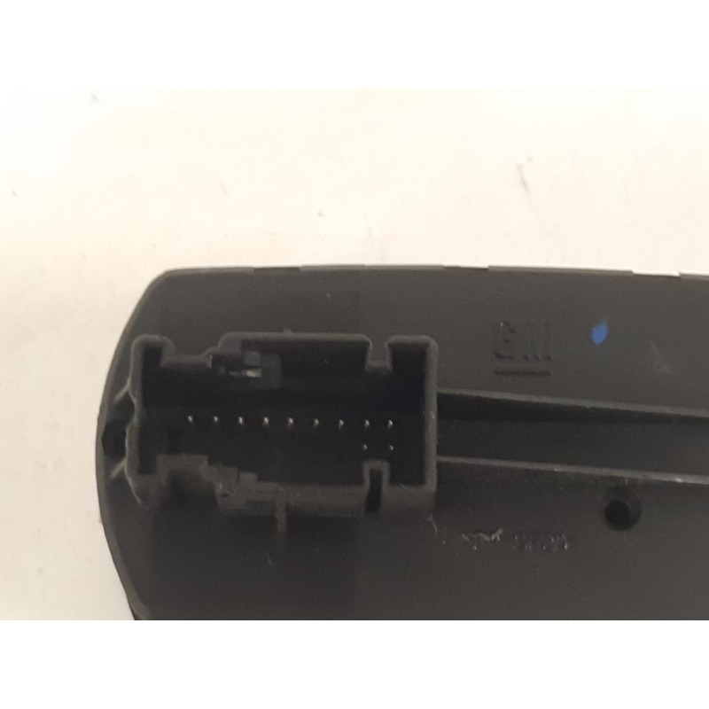 Recambio de mando elevalunas delantero izquierdo para opel corsa d (s07) 1.3 cdti (l08, l68) referencia OEM IAM  13258521AA 3156