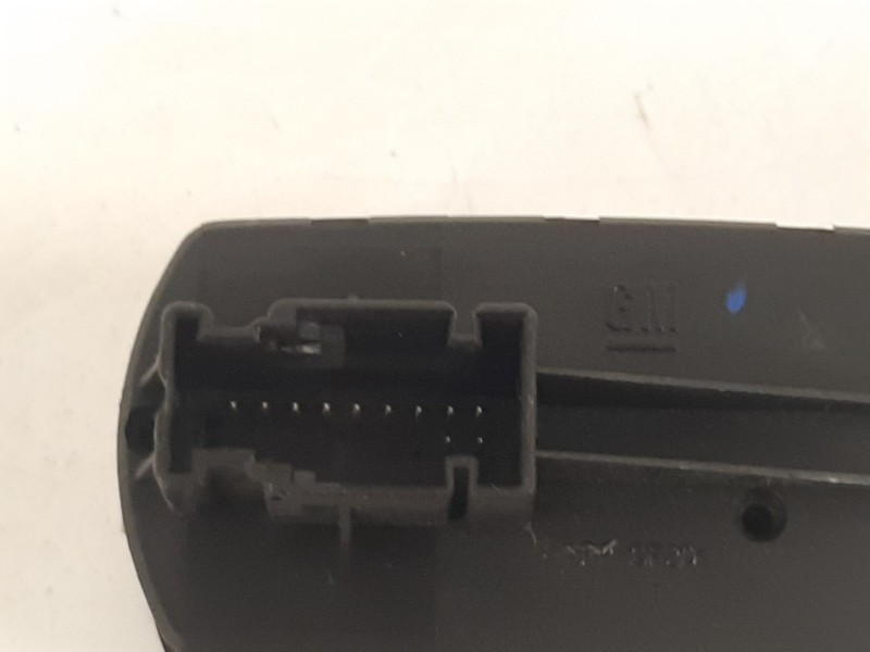 Recambio de mando elevalunas delantero izquierdo para opel corsa d (s07) 1.3 cdti (l08, l68) referencia OEM IAM  13258521AA 3156