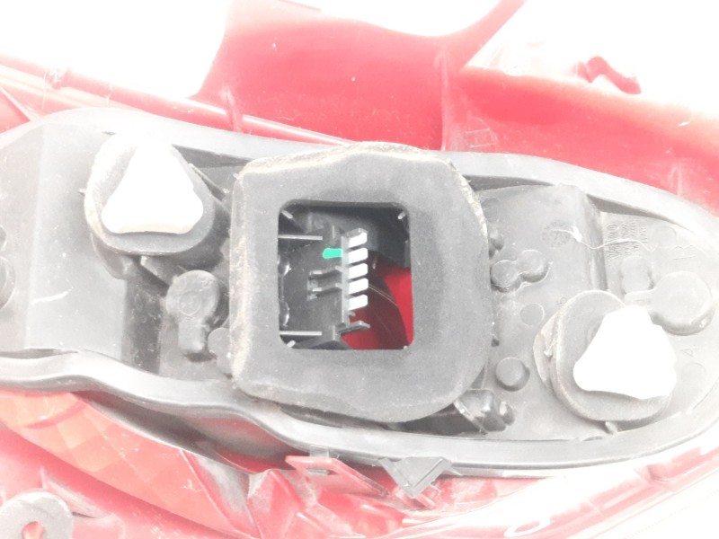 Recambio de piloto trasero derecho para opel corsa d (s07) 1.3 cdti (l08, l68) referencia OEM IAM 89038961A 13186351 368158932