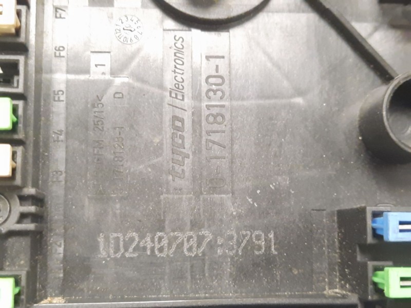 Recambio de caja reles / fusibles para seat toledo iii (5p2) 2.0 tdi 16v referencia OEM IAM 1K0937125A 017181281 