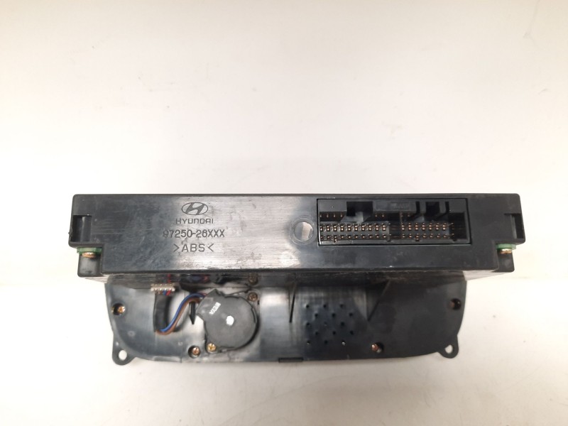 Recambio de mando climatizador para hyundai santa fe (sm) 2.0 gls crdi referencia OEM IAM 9725026XXX  