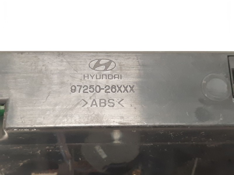 Recambio de mando climatizador para hyundai santa fe (sm) 2.0 gls crdi referencia OEM IAM 9725026XXX  