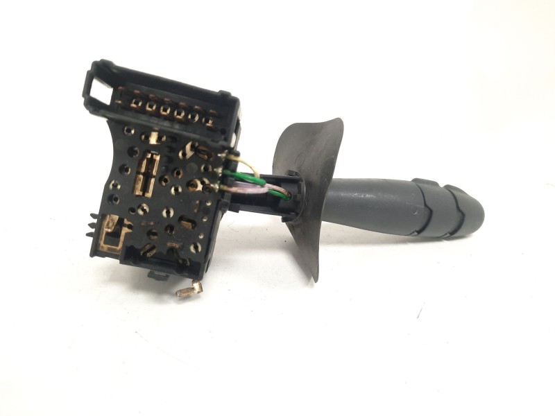 Recambio de mando luces para renault clio iii 1.2 16v e85 cat (etanol) referencia OEM IAM  34405 