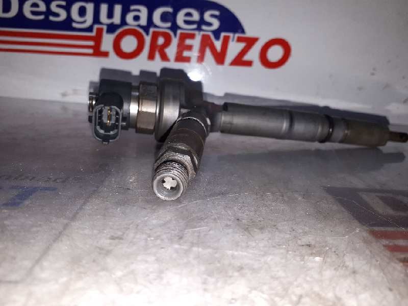 Recambio de inyector para opel astra h berlina elegance referencia OEM IAM 13118143 0445110174 