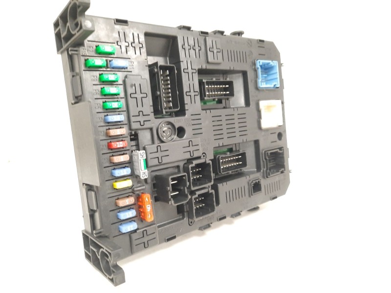 Recambio de caja reles / fusibles para peugeot 5008 premium referencia OEM IAM 281196595 281164872 