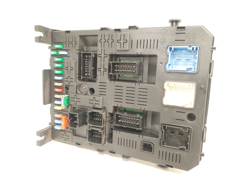 Recambio de caja reles / fusibles para peugeot 5008 premium referencia OEM IAM 281196595 281164872 