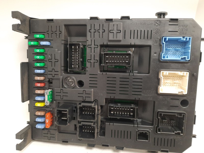 Recambio de caja reles / fusibles para peugeot 5008 premium referencia OEM IAM 281196595 281164872 