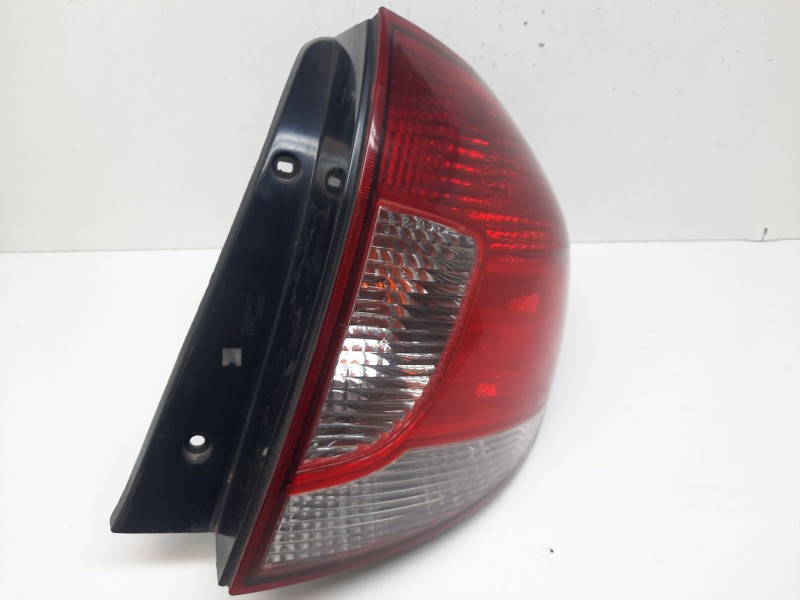 Recambio de piloto trasero derecho para kia rio 1.3 cat referencia OEM IAM  29066 