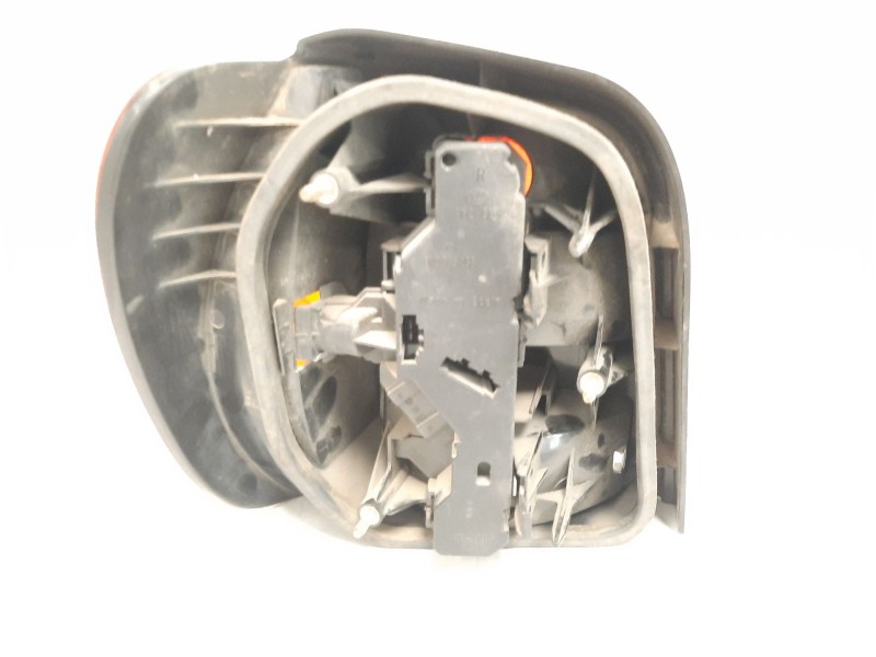 Recambio de piloto trasero derecho para volkswagen polo berlina (6n1) 1.05 referencia OEM IAM  8867 