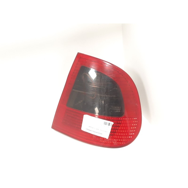 Recambio de piloto trasero derecho para seat cordoba berlina (6k2) referencia OEM IAM  8262 