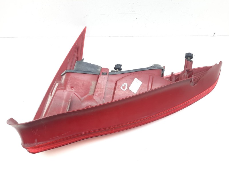 Recambio de piloto trasero derecho para peugeot 206 4-trg. 1.6 16v cat referencia OEM IAM  31532 