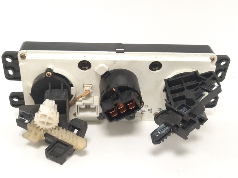 Recambio de mando calefaccion / aire acondicionado para kia rio 1.3 cat referencia OEM IAM  29068 