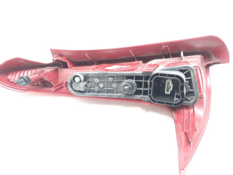 Recambio de piloto trasero derecho para peugeot 206 4-trg. 1.6 16v cat referencia OEM IAM  31532 