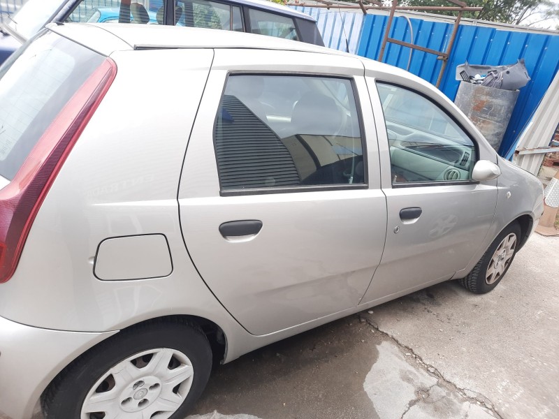 fiat punto (188_) del año 2005