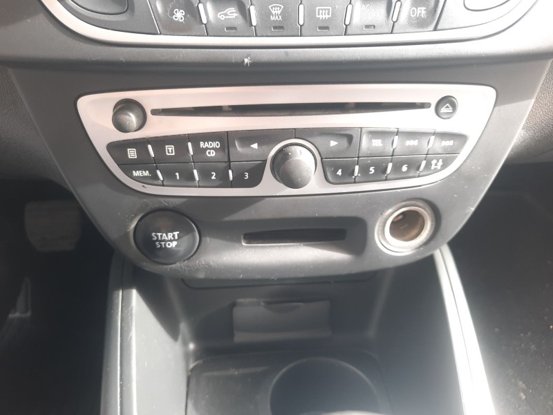 Recambio de sistema audio / radio cd para renault megane iii grandtour (kz0/1) 1.9 dci (kz0j, kz0n, kz1s) referencia OEM IAM   