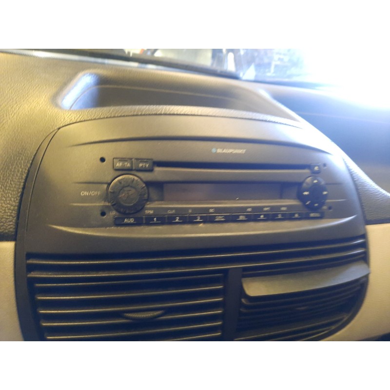 Recambio de sistema audio / radio cd para fiat punto (188_) 1.3 jtd 16v referencia OEM IAM   