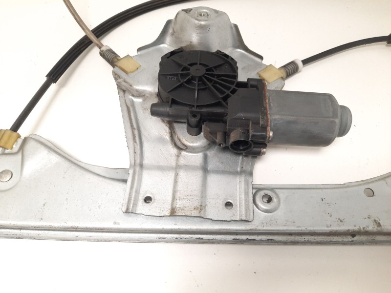 Recambio de elevalunas delantero derecho para renault clio iii (br0/1, cr0/1) 1.5 dci (c/br0g, c/br1g) referencia OEM IAM   