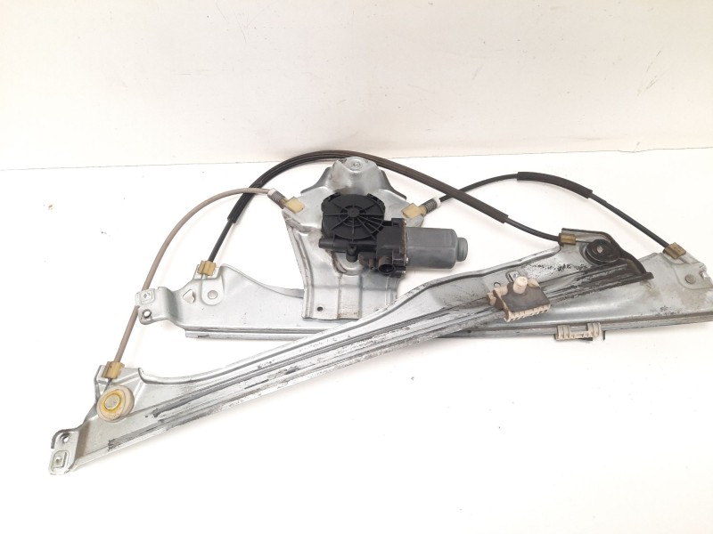 Recambio de elevalunas delantero derecho para renault clio iii (br0/1, cr0/1) 1.5 dci (c/br0g, c/br1g) referencia OEM IAM   